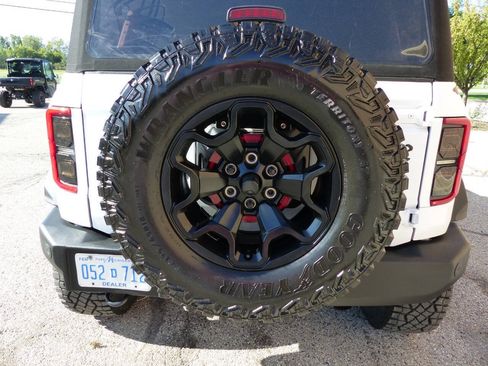 Used 2025 Ford Bronco Outer Banks AWD/4WD image 7