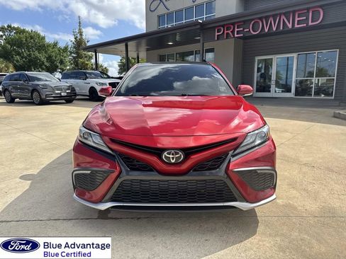 Used 2022 Toyota Camry XSE image 4