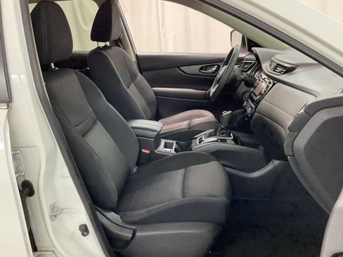 Used 2017 Nissan Rogue SV FWD image 26