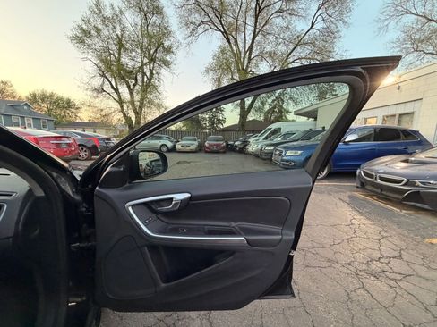 Used 2017 Volvo S60 T5 Dynamic w/ Vision Package FWD image 22