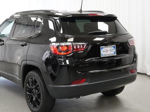 Used 2023 Jeep Compass Latitude w/ Convenience Group AWD/4WD image 38