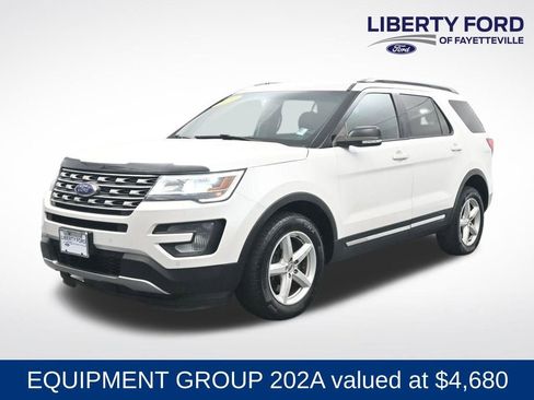Used 2017 Ford Explorer XLT w/ Equipment Group 202A image 1