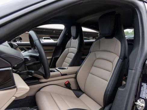 New 2025 Porsche Taycan 4S image 5