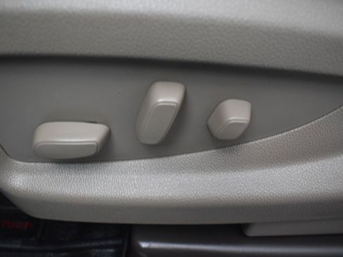 Used 2018 GMC Sierra 1500 SLT image 11