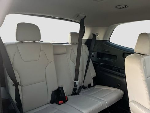 Used 2023 Kia Telluride EX w/ EX Captain's Chair Package image 29