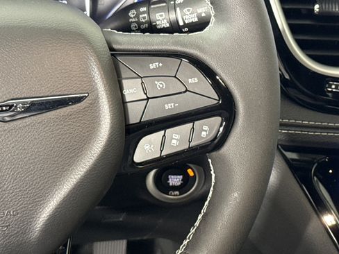 New 2026 Chrysler Pacifica Select image 18