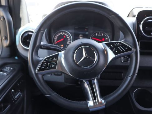 Used 2025 Mercedes-Benz Sprinter 2500 image 25