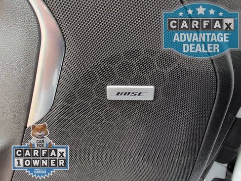 Used 2024 Chevrolet Suburban LT RWD image 18