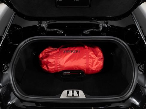 Used 2023 Ferrari 812 GTS image 21