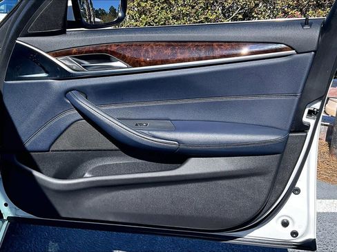 Used 2018 BMW 530i w/ Premium Package image 23