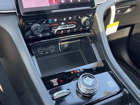 New 2025 Jeep Grand Cherokee Limited image 17
