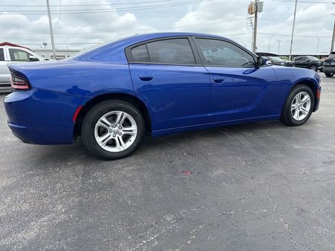 Used 2019 Dodge Charger SXT RWD image 10