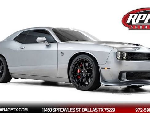 Used 2016 Dodge Challenger SRT Hellcat RWD image 1