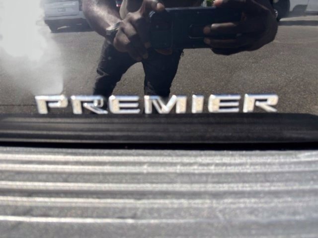 Used 2025 Chevrolet Suburban Premier AWD/4WD image 49