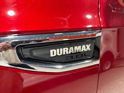 Used 2023 GMC Yukon XL SLT w/ SLT Premium Package AWD/4WD image 12