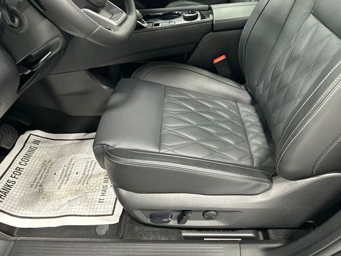 Used 2026 Nissan Rogue Platinum w/ Platinum Premium Package AWD/4WD image 13