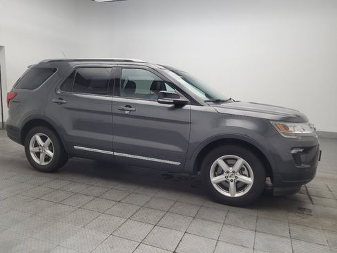 Used 2018 Ford Explorer XLT w/ Equipment Group 202A FWD image 11