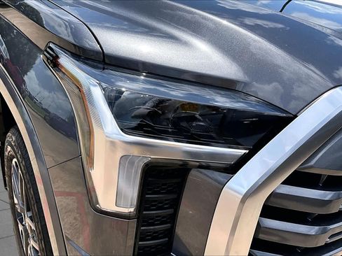 Used 2025 Toyota Tundra Limited AWD/4WD image 27