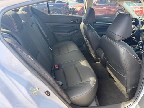 Used 2023 Nissan Altima 2.5 SR w/ SR Premium Package image 14