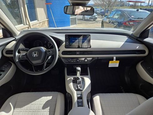 New 2026 Honda HR-V LX image 4
