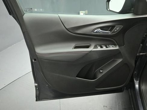 Used 2022 Chevrolet Equinox RS w/ LPO, Floor Liner Package image 18