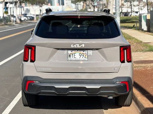 Used 2024 Kia Sorento SX image 4