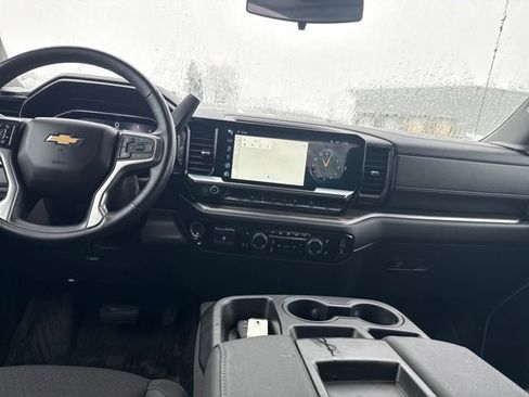 Used 2025 Chevrolet Silverado 1500 LT image 14