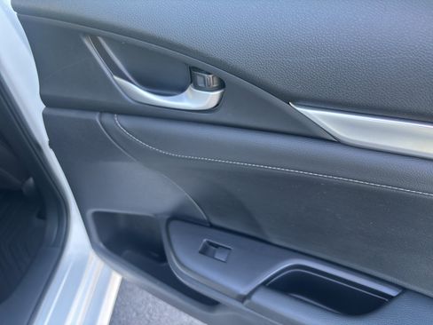 Used 2018 Honda Civic Touring image 13