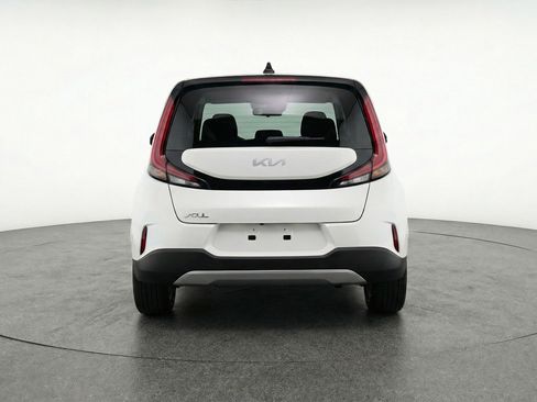 Used 2025 Kia Soul LX w/ LX Technology Package FWD image 6