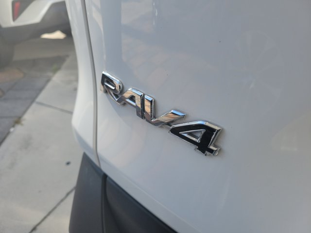 Used 2025 Toyota RAV4 XLE AWD/4WD image 10