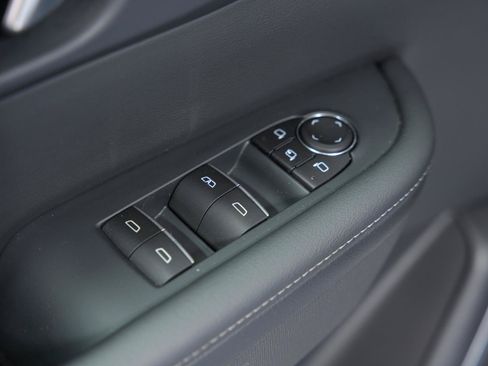 Used 2025 Buick Enclave Sport Touring AWD/4WD image 30