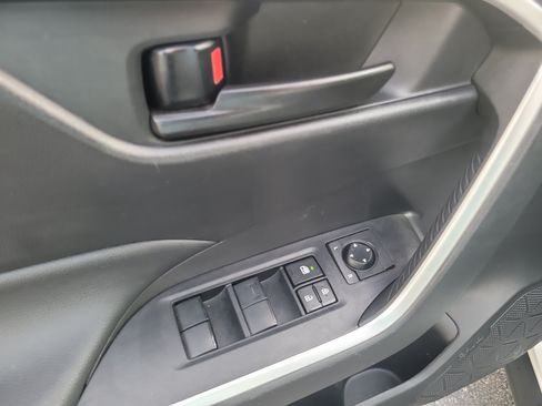 Certified 2023 Toyota RAV4 LE FWD image 18