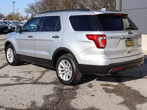 Used 2017 Ford Explorer FWD image 6