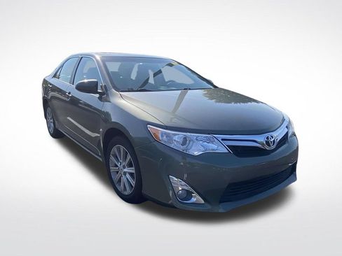 Used 2012 Toyota Camry XLE w/ Convenience Pkg FWD image 1