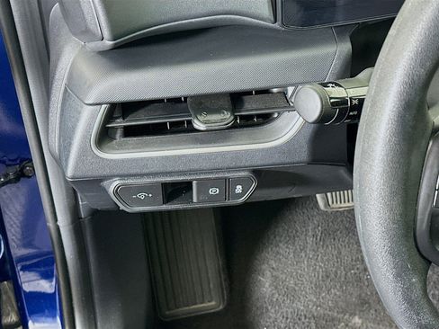 Used 2025 Kia K4 LXS image 17