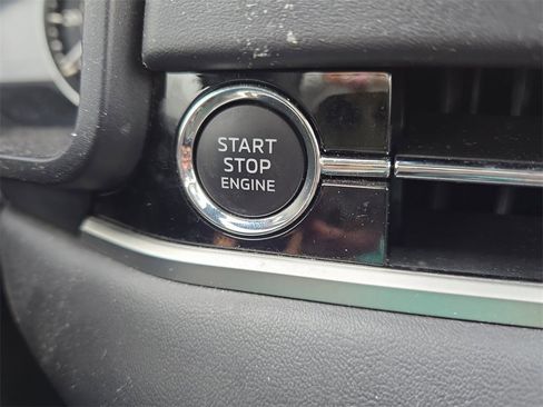 Used 2024 Mitsubishi Outlander SE image 20