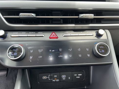 New 2025 Hyundai Sonata Limited image 25