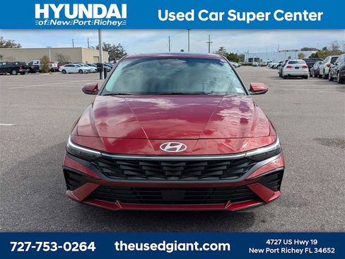 Used 2024 Hyundai Elantra Limited image 8