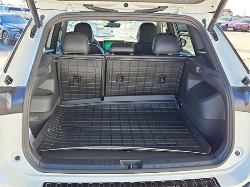 New 2025 Volkswagen Tiguan SE R-Line image 6