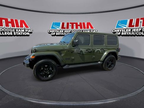 Used 2020 Jeep Wrangler Unlimited Sahara AWD/4WD image 5