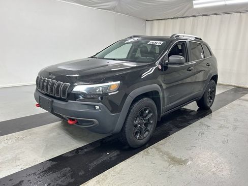Used 2019 Jeep Cherokee Trailhawk w/ Cold Weather Group AWD/4WD image 5