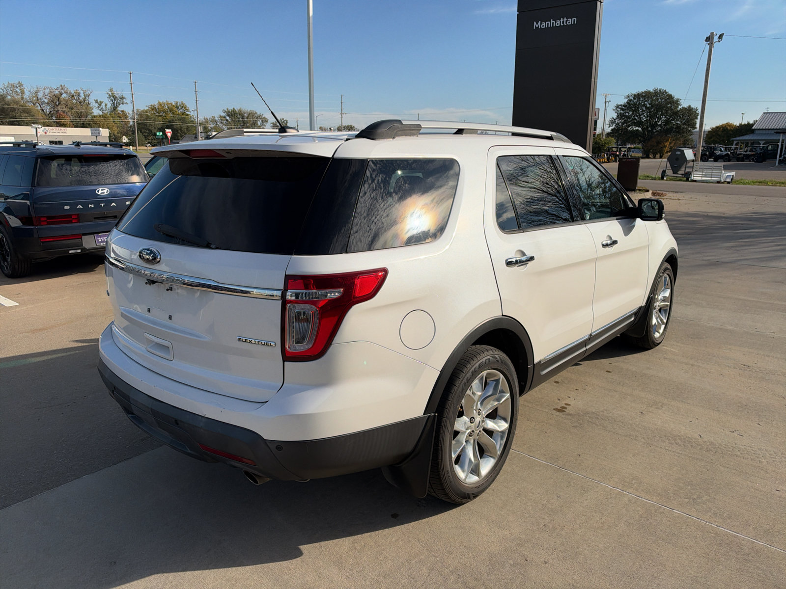 Used 2014 Ford Explorer XLT w/ Equipment Group 202A FWD image 5