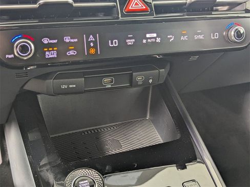 New 2026 Kia Niro EX image 23