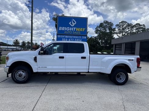 Used 2022 Ford F350 XLT AWD/4WD image 2