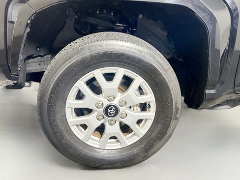 Used 2024 Toyota Tacoma SR5 RWD image 13