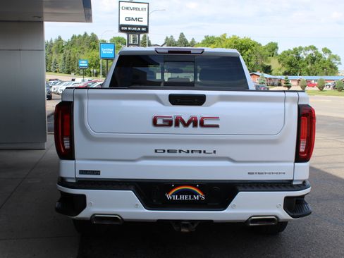 Certified 2022 GMC Sierra 1500 Denali w/ Driver Alert Package II AWD/4WD image 4