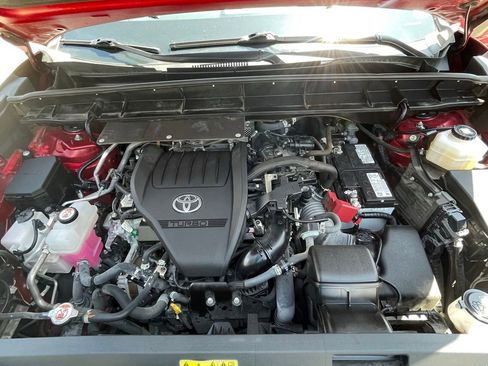 Used 2023 Toyota Highlander XLE FWD image 27