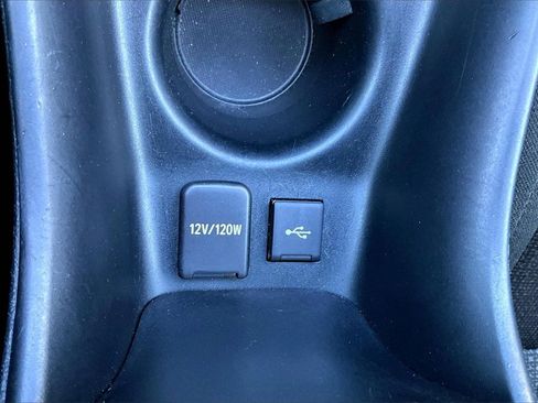 Used 2022 Toyota Prius L Eco image 18