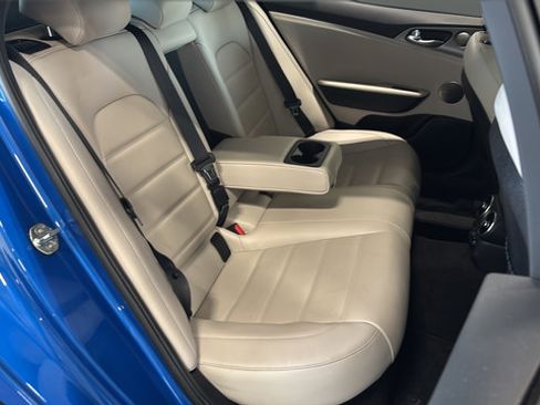 Used 2018 Kia Stinger GT2 AWD/4WD image 24