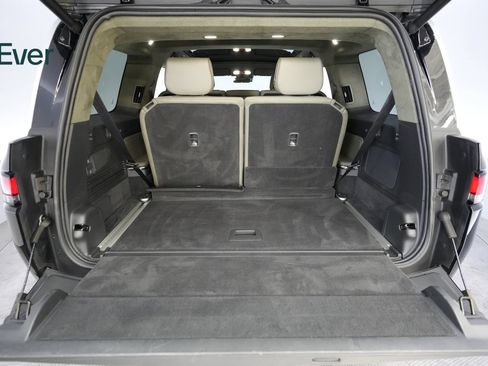 Used 2024 Rivian R1S Adventure AWD/4WD image 8